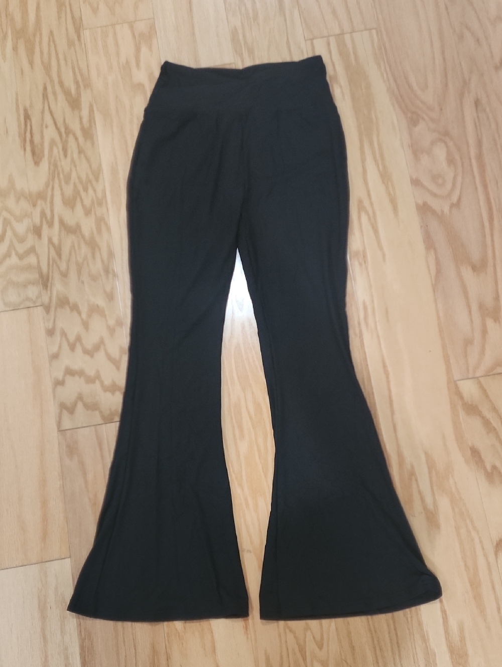 Women’s Black Flare High Waisted Yoga Pants with Wide Waistband Medium Nwot